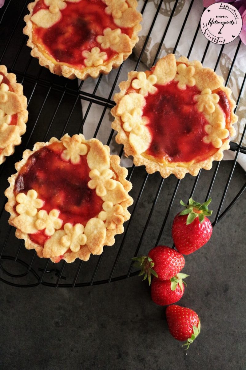 Zitronen-Erdbeer-Törtchen - Kein Sonntag ohne Kuchen ⋆ lifetimespirits